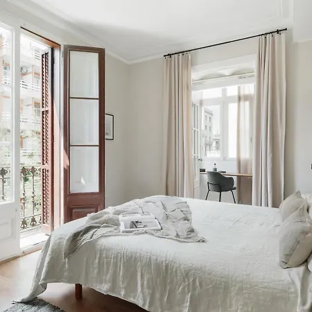 アパート Mourene - 3 Bedrooms In Eixample Dreta バルセロナ